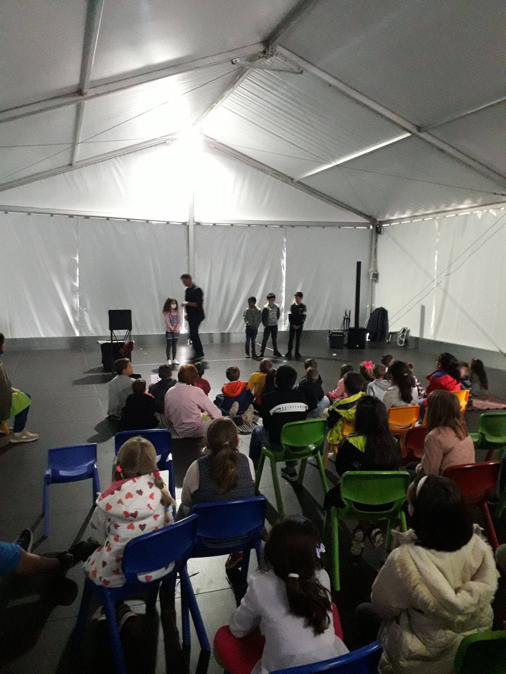 Espetáculo de Magia na Escola Básica do Primeiro Ciclo e Jardim de Infância de Salto